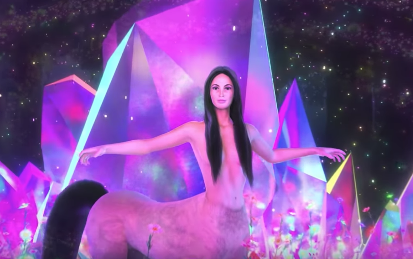 kacey Musgraves comparte el videoclip de “Oh, What a World” donde es un centauro. Cusica Plus.
