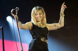Miley Cyrus estrena tres nuevos temas en vivo en la BBC Radio 1. Cusica Plus.