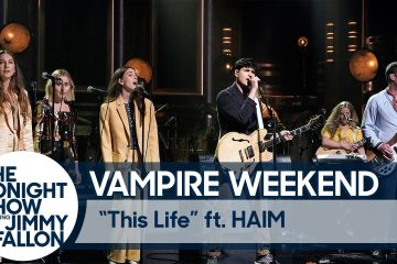 Vampire Weekend llegó al show de Jimmy Fallon para cantar “This Life” y “Jerusalem, New York, Berlin”. Cusica Plus.