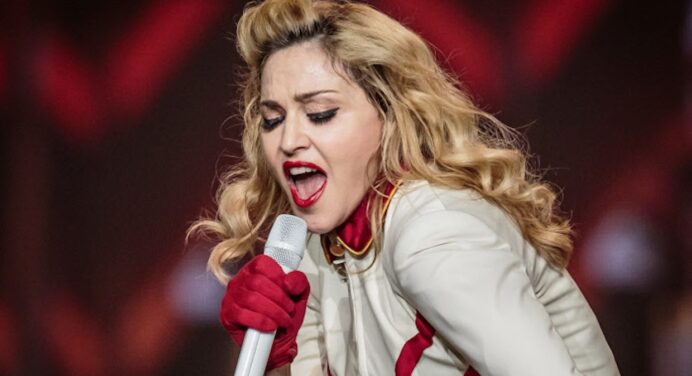 Madonna defiende su presentación en Israel ante críticas de Roger Waters
