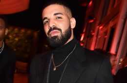 Escucha los dos nuevos temas de Drake “Omertá” y “Money in the Grave”. Cusica Plus.