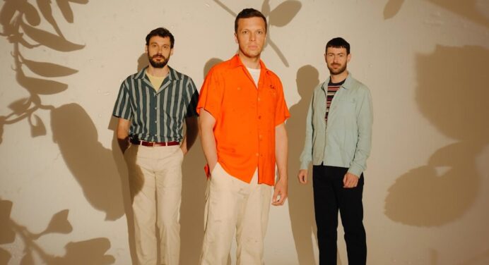 Friendly Fires regresa con su nuevo tema “Silhouettes”