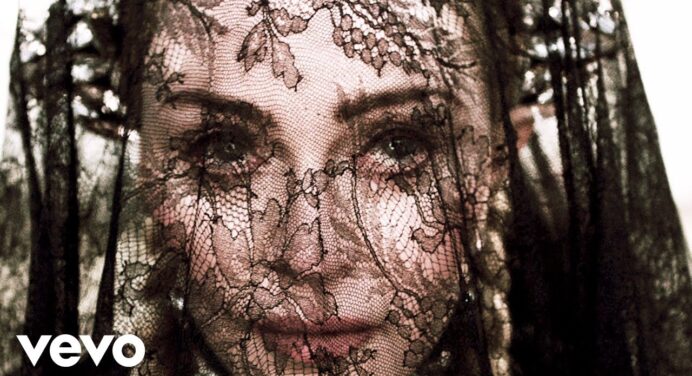 Escucha “Dark Ballet” el nuevo tema de Madonna que cuenta con videoclip