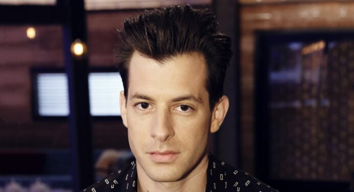 El nuevo disco de Mark Ronson, cuenta con Miley Cyrus, Camila Cabello, Lykke Li y más