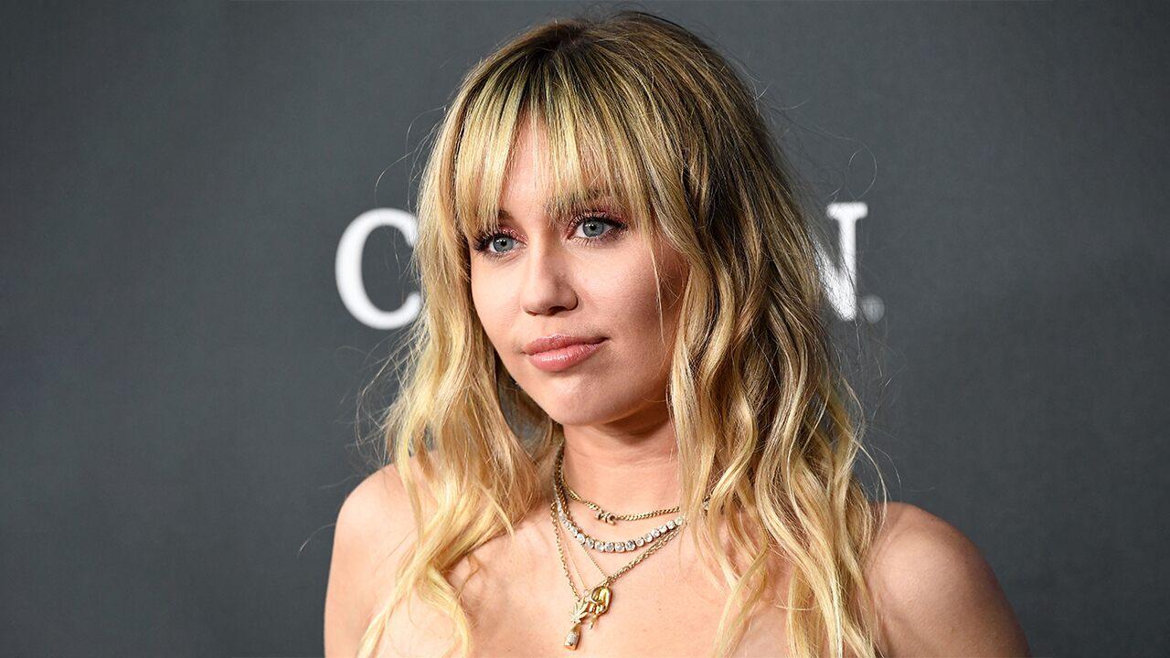 Miley Cyrus versionó temas de Nine Inch Nails, en la nueva temporada de Black Mirror. Cusica Plus.