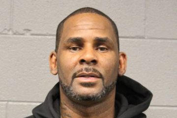 R. Kelly es arrestado en Chicago por 13 nuevos cargos federales por delito sexual. Cusica Plus.