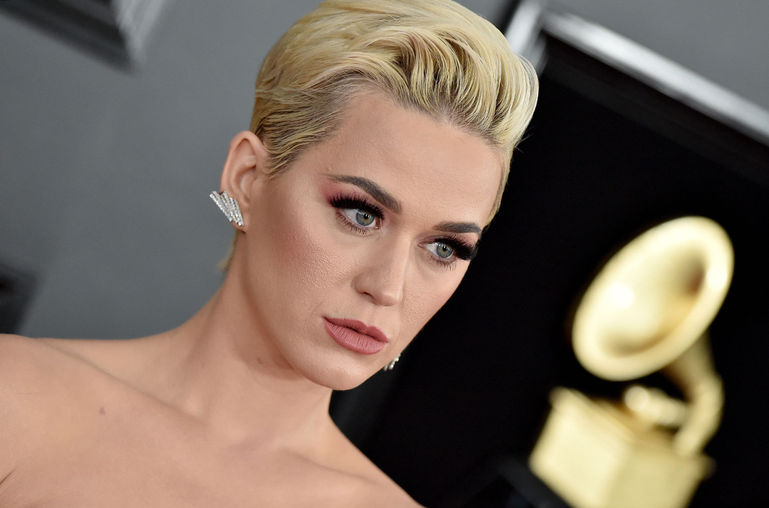 El jurado de California declara culpable de plagio a Katy Perry - Cúsica Plus
