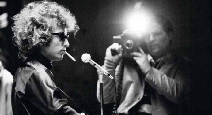 Falleció D.A. Pennebaker, director de documentales sobre Bob Dylan, David Bowie y Jimi Hendrix