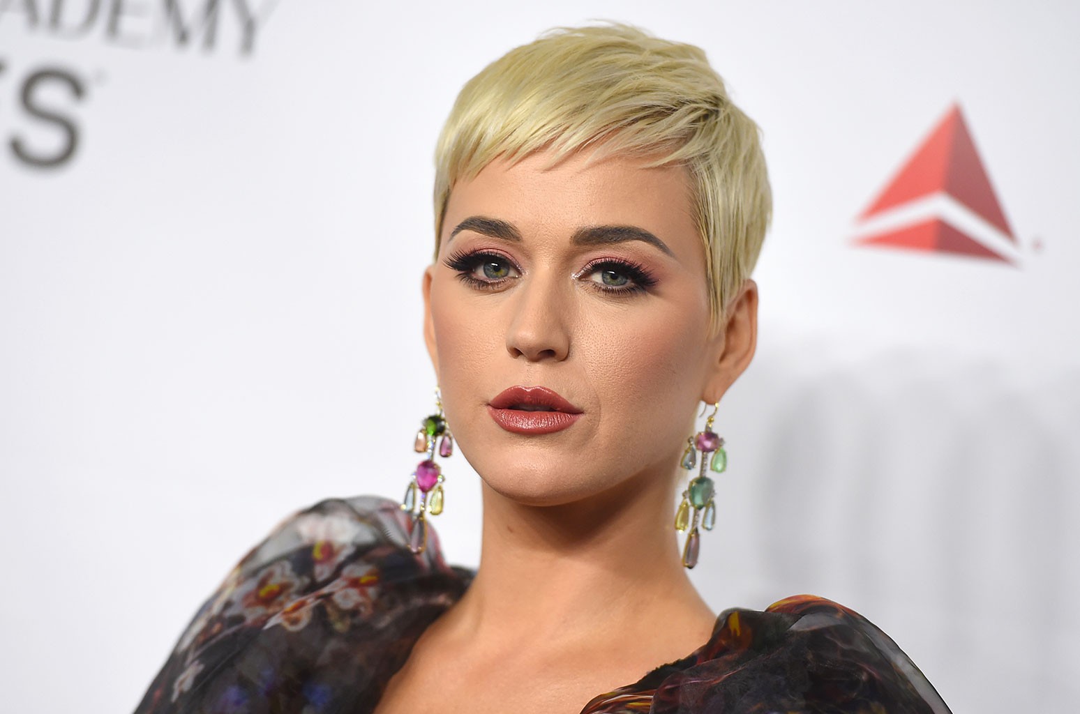 Katy Perry deberá pagar 2.78 millones de dólares en daños al rapero Flame. Cusica Plus.