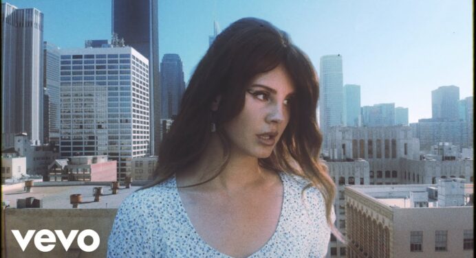 Lana Del Rey comparte el videoclip de Doin’ Time