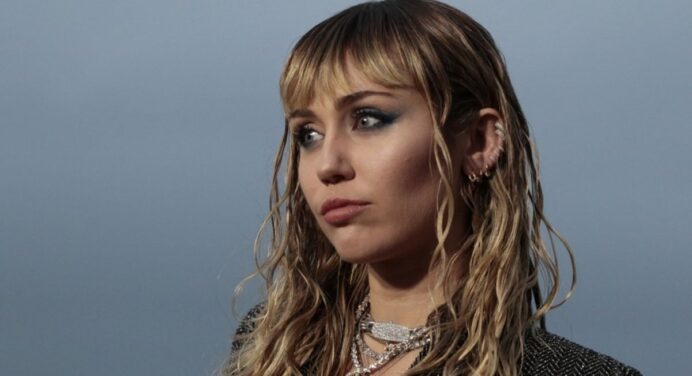 Lucia realizó un cover de ‘Nothing Break Like a Heart’ de Miley Cyrus y Mark Ronson