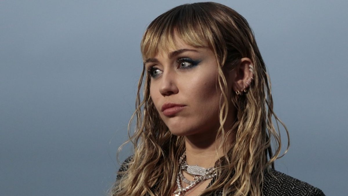 Lucia realizó un cover de ‘Nothing Break Like a Heart’ de Miley Cyrus y Mark Ronson. Cusica Plus.