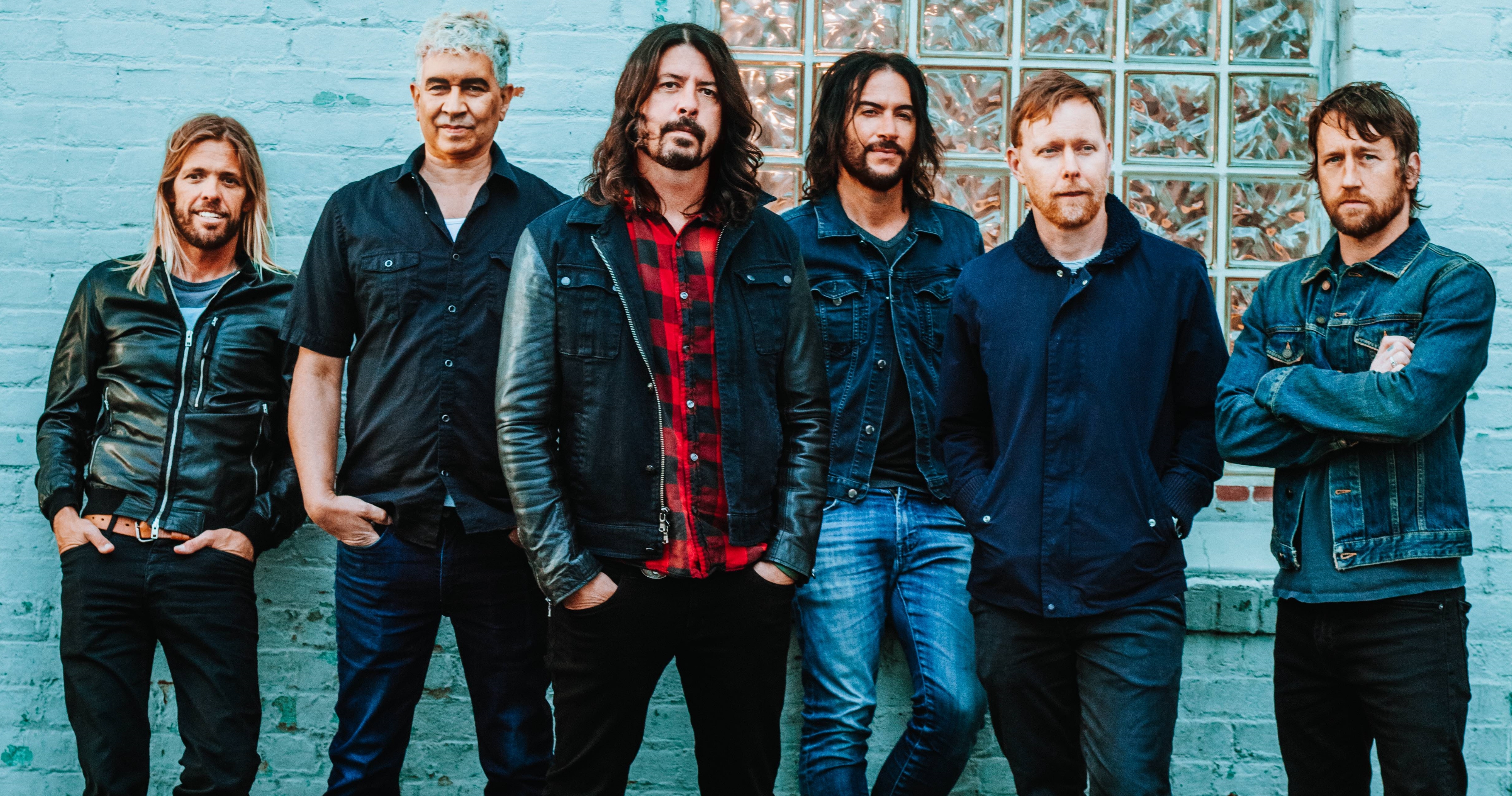 El baterista Taylor Hawkins de Foo Fighters dice que tienen planeado estrenar nuevo disco en el 2020. Este sería el décimo LP de la banda - Cúsica Plus