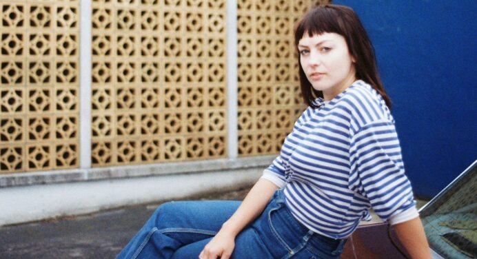 Angel Olsen adelanta más de su disco con el tema ‘Lark’