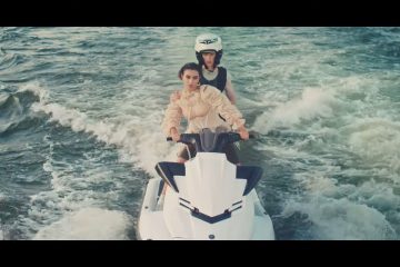 Charli XCX y Troye Sivan se unen en el videoclip de ‘2099’. Cusica Plus.