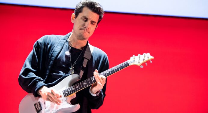 John Mayer regresa con su nuevo sencillo ‘Carry Me Away’