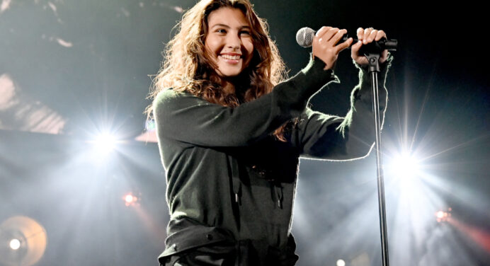 Hija de Chris Cornell, debuta como músico con ‘Far Away Places’