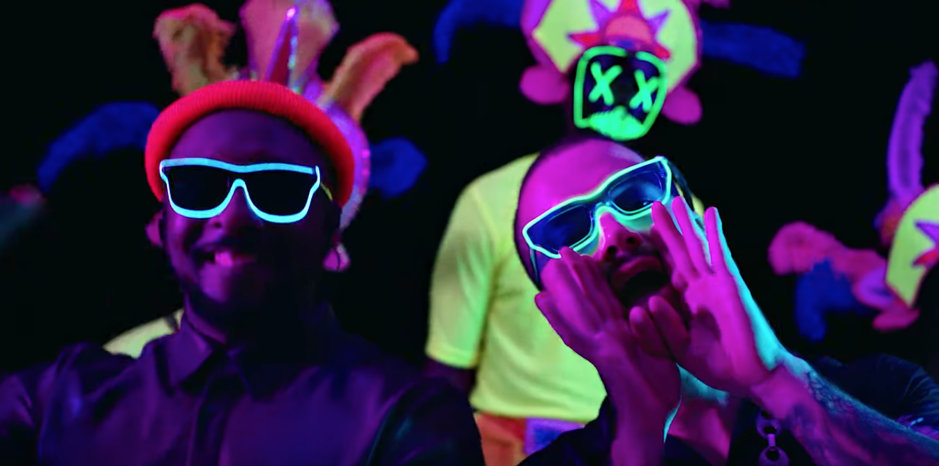 Black Eyed Peas y J Balvin se unen en ‘Ritmo’. Cusica Plus.