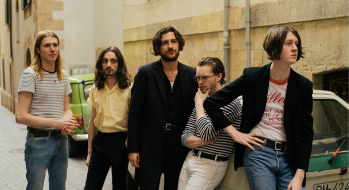 Blossoms confirma que iniciará su siguiente disco en un mes