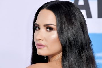 Demi Lovato estrena su nuevo tema, que cantó por primera vez en los Grammys 2020. Cusica Plus.