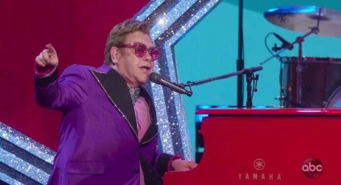 Elton John llegó a los Oscars 2020 para cantar ‘(I’m Gonna) Love Me Again” de Rocketman