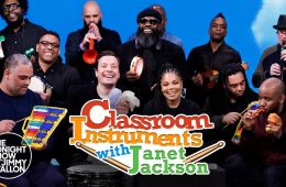 Janet Jackson cantó ‘Runaway’ junto a Jimmy Fallon, con instrumentos de juguete. Cusica Plus.