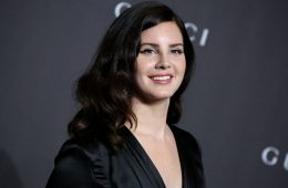 Lana Del Rey confirmada para el Festival Glastonbury 2020. Cusica Plus.