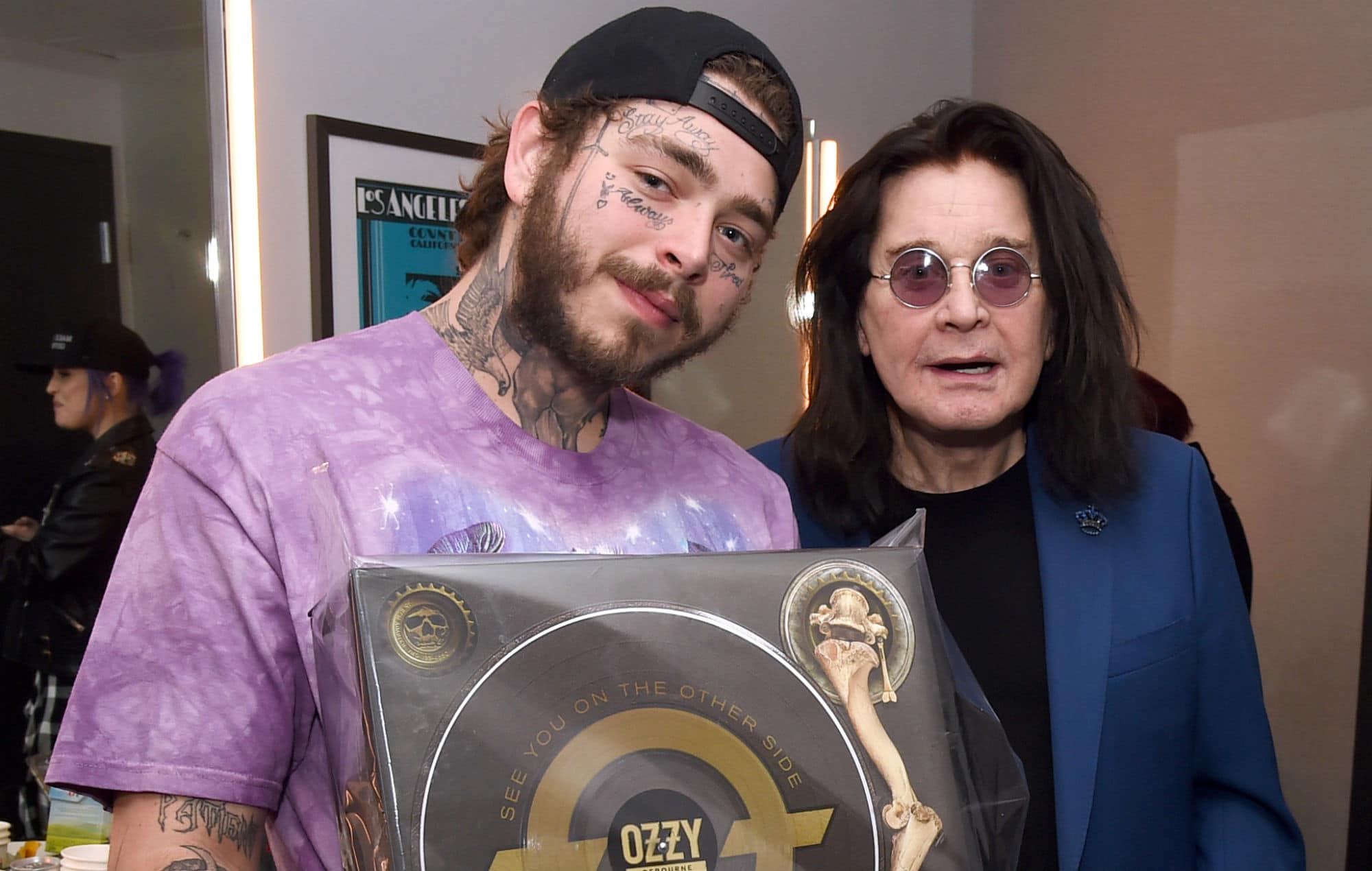 Ozzy Osbourne y Post Malone se unen nuevamente en el tema ‘it’s Raid’. Cusica Plus.