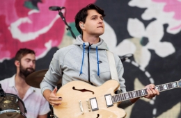 Vampire Weekend comparten tres nuevos temas que quedaron fuera de su último disco. Cusica Plus.