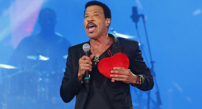 Lionel Richie considera lanzar nuevo ‘We Are The World’ para recaudar fondos por el coronavirus