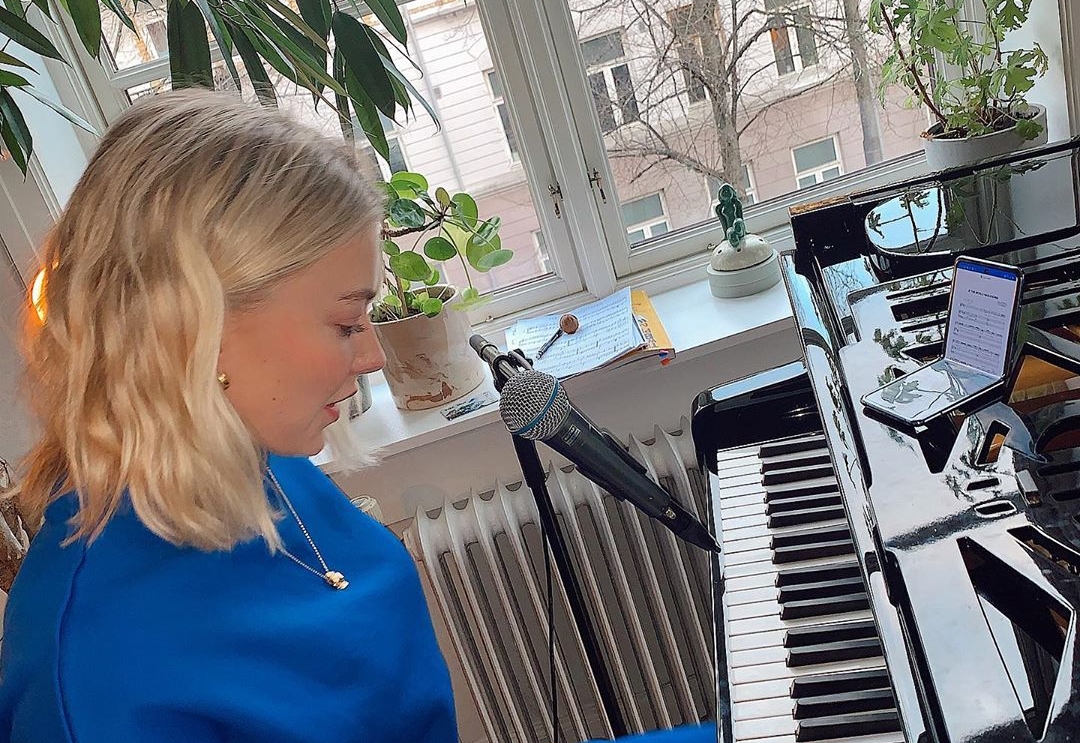 Astrid S comparte el cover de ‘If The World Was Ending’