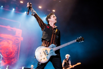 Billie Joe Armstrong de Green Day, compartió cover de ‘That Thing You Do!’ Cusica Plus.