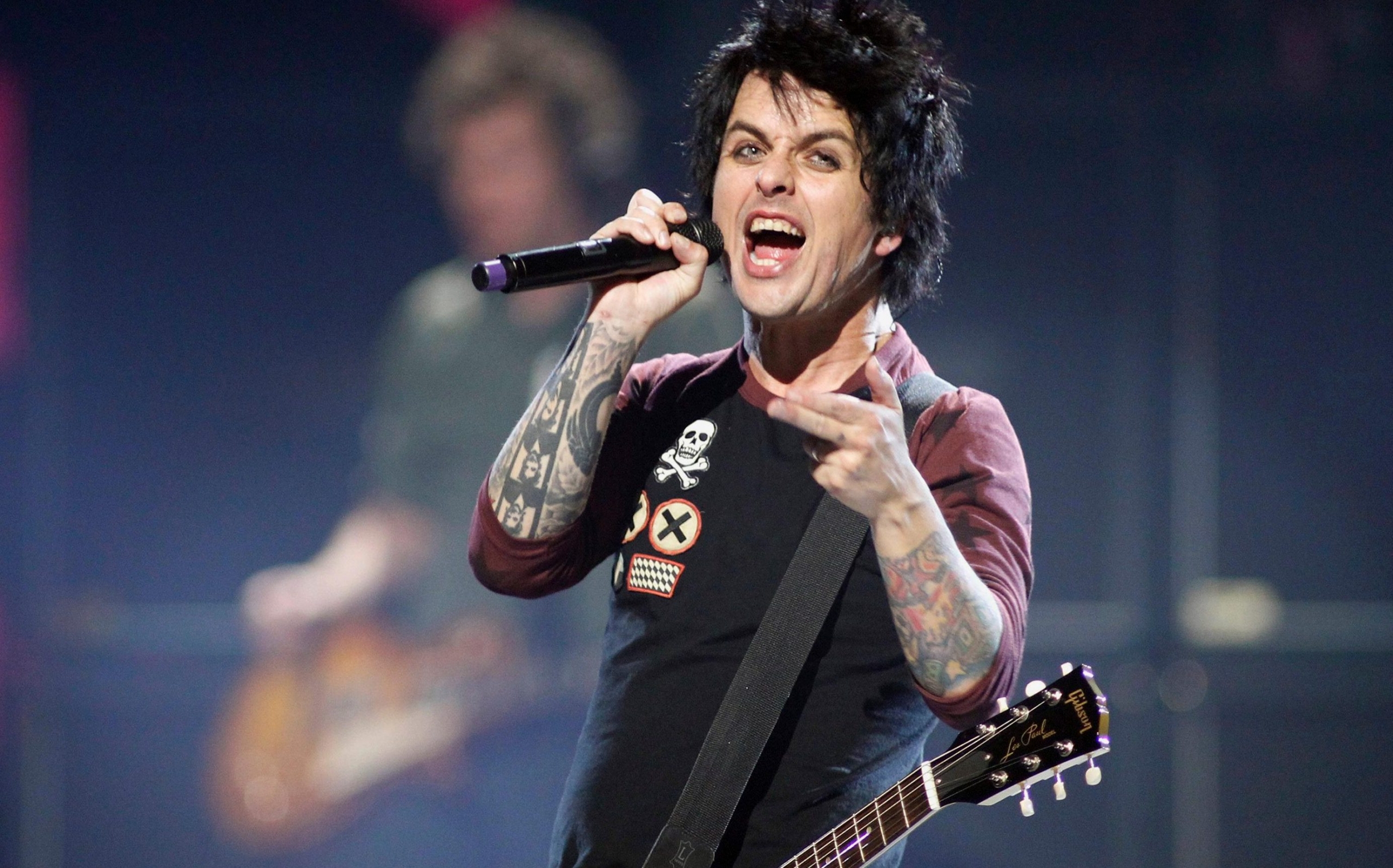 Billie Joe Armstrong afirma que ha escrito seis nuevos temas para Green Day en su cuarentena. Cusica Plus.
