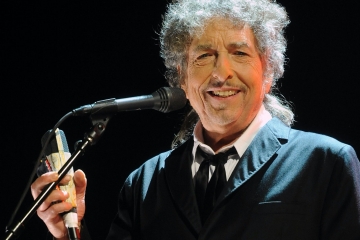 Escucha ‘I Contain Multitudes’ el nuevo tema de Bob Dylan. Cusica Plus.