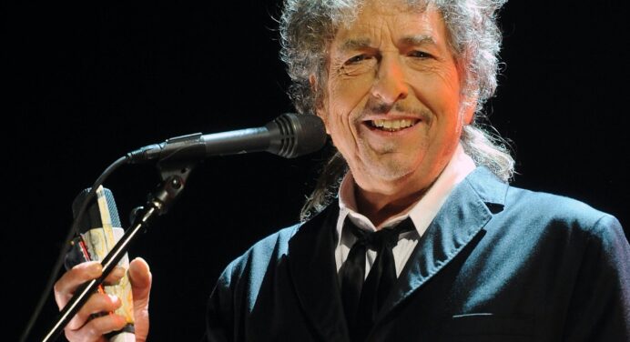 Escucha ‘I Contain Multitudes’ el nuevo tema de Bob Dylan