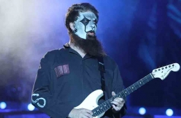 Jim Root, guitarrista de Slipknot, tiene planeado un proyecto solitario. Cusica Plus.