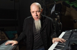 Jordan Rudess, tecladista de Dream Theater, comparte jamming con Jorge Glem. Cusica Plus.