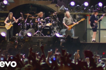 AC/DC comparte fragmentos de su concierto en el Festival Coachella 2015. Cusica Plus.