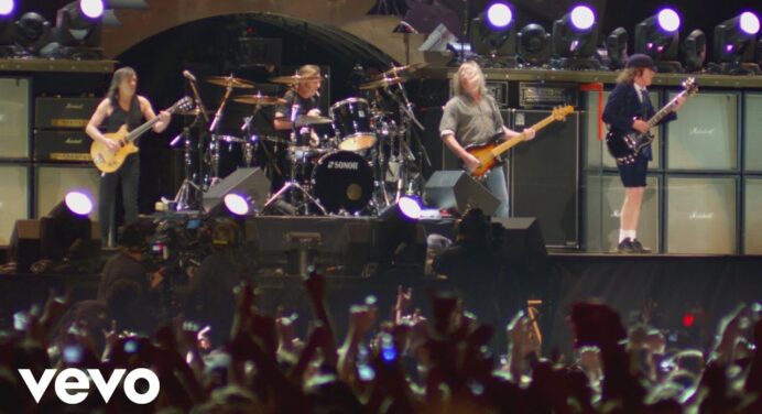 AC/DC comparte fragmentos de su concierto en el Festival Coachella 2015