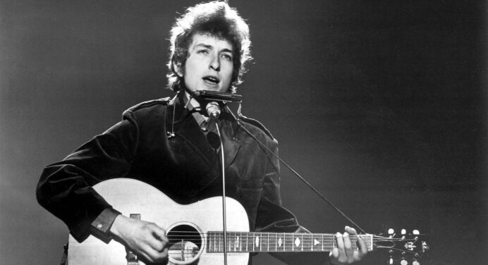 Bob Dylan es el primer músico en tener un álbum Top 40 en cada década desde los años 60’s