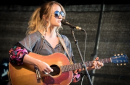 Margo Price estrena nuevo tema Letting Me Down, como adelanto de su próximo disco. Cusica Plus.