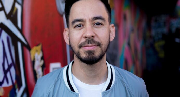 Mike Shinoda de Linkin Park, afirmó que aún hay canciones con Chester Bennington sin publicar
