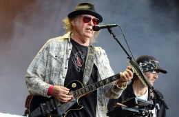 Neil Young comparte su álbum perdido, Homegrown’. Cusica Plus.