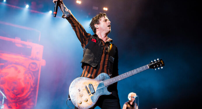 Billie Joe Armstrong de Green Day, realiza cover del tema protesta de John Lennon