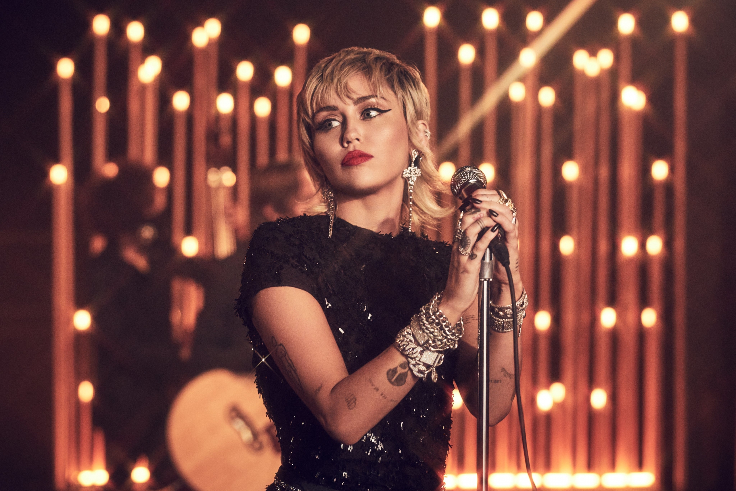 Miley Cyrus interpretó ‘my future’ de Billie Eilish