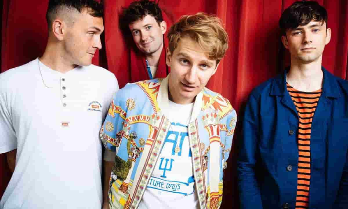 Glass Animals anuncia ‘Live In The Internet’