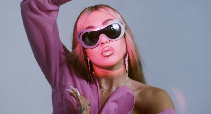 Kali Uchis estrena su nuevo sencillo ‘La Luz’