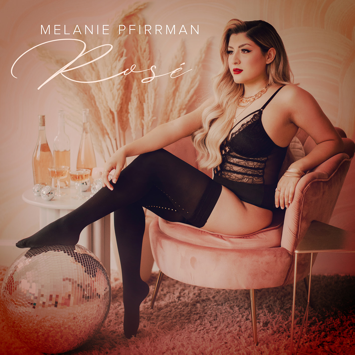 Melanie Pfirrman presenta ‘Rosé’