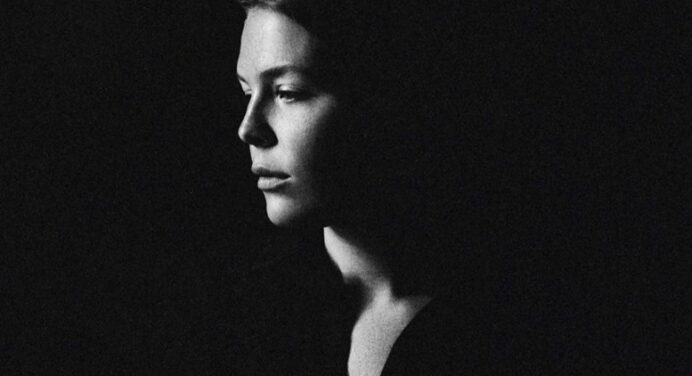 Maggie Rogers estrena su álbum ‘Notes From The Archive: Recordings 2011-2016’