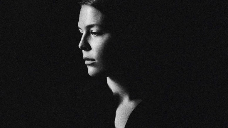 Maggie Rogers estrena su álbum ‘Notes From The Archive: Recordings 2011-2016’